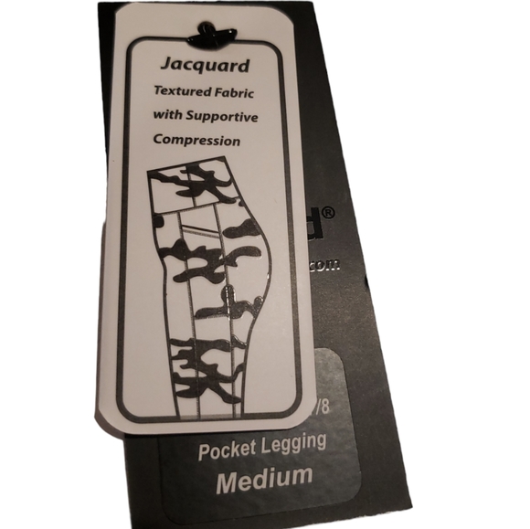 LegEnd Active Women's Medium Camo Leggings - Picture 9 of 9